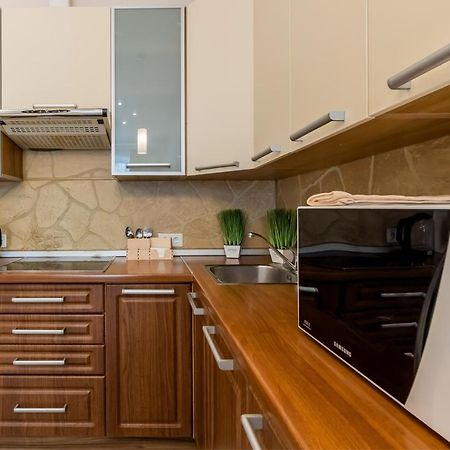 2К Квартира Між Майданом Та Софією Київською Appartement Buitenkant foto