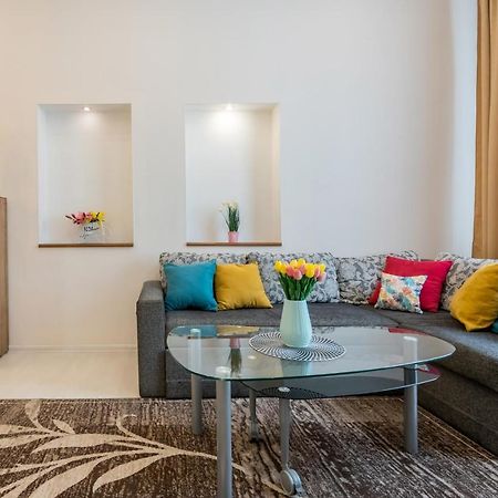 2К Квартира Між Майданом Та Софією Київською Appartement Buitenkant foto