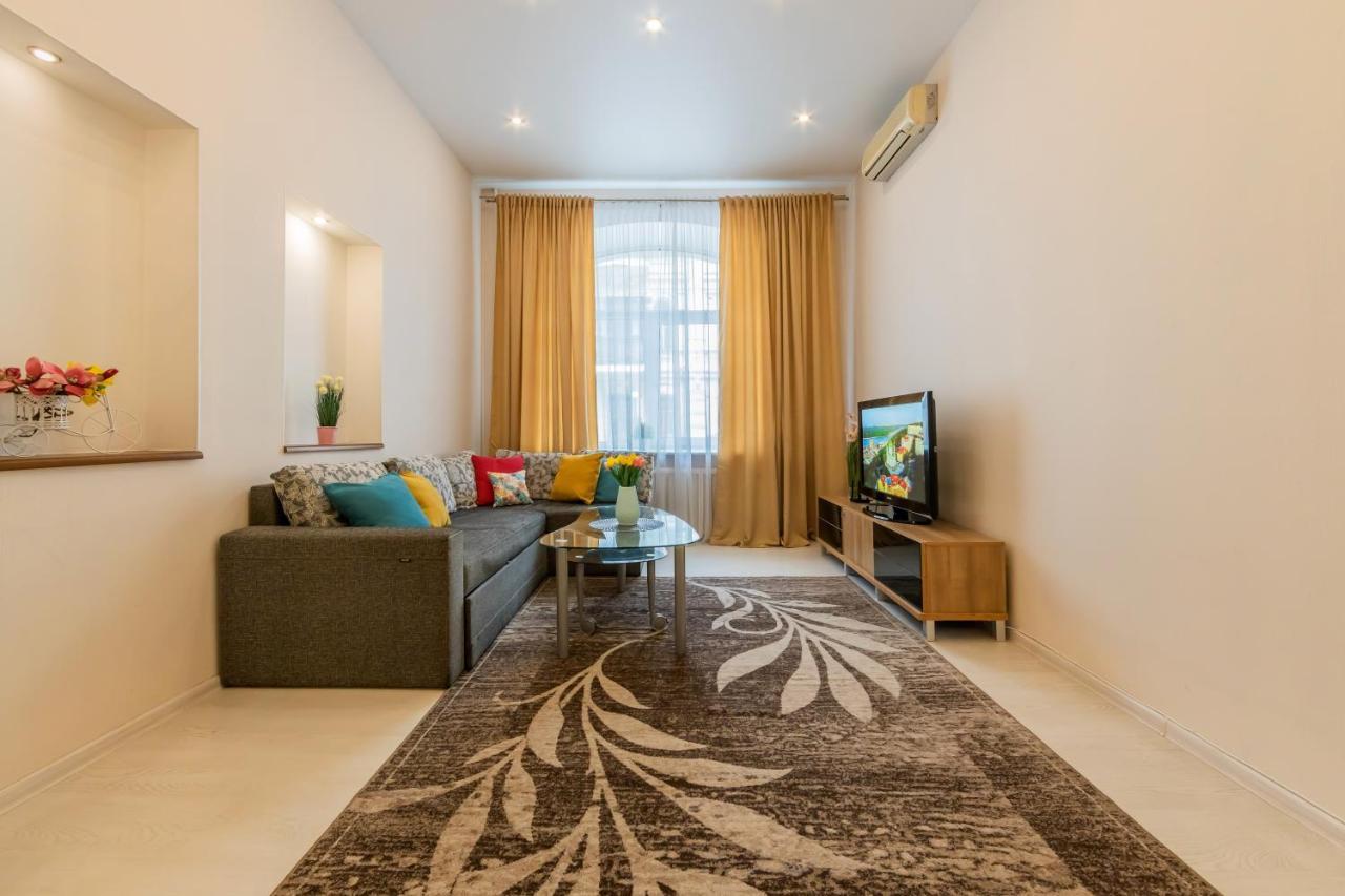 2К Квартира Між Майданом Та Софією Київською Appartement Buitenkant foto