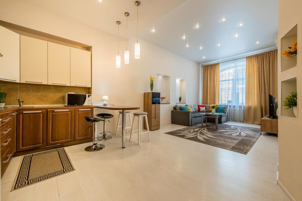 2К Квартира Між Майданом Та Софією Київською Appartement Buitenkant foto