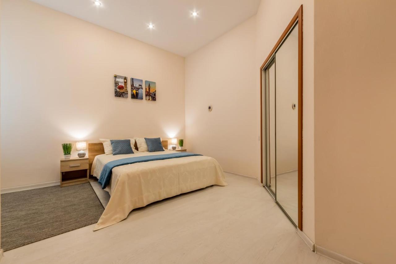 2К Квартира Між Майданом Та Софією Київською Appartement Buitenkant foto